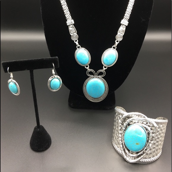 Jewelry - 🆕 Sliver Turquoise Necklace/ Cuff Set